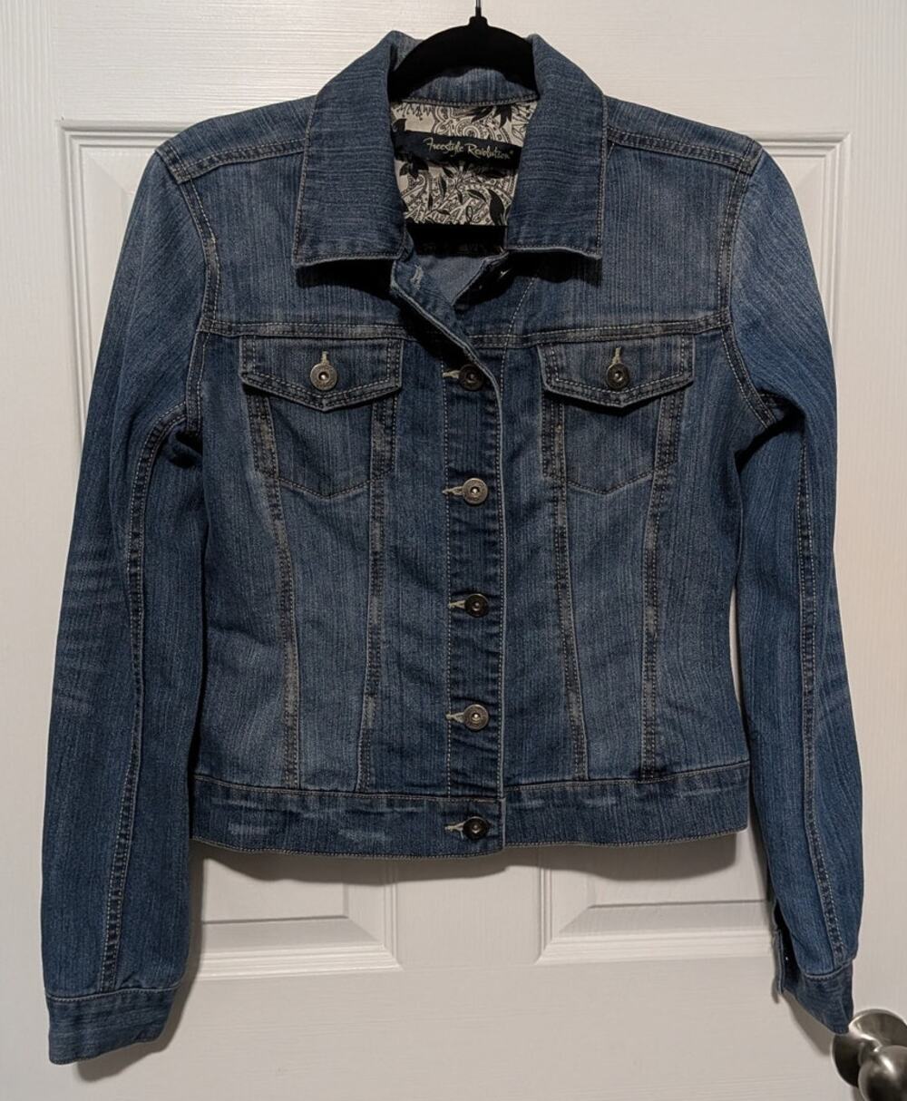 Freestyle Revolution Distressed Denim Jacket Size Large Wash Blue Jean Jacket